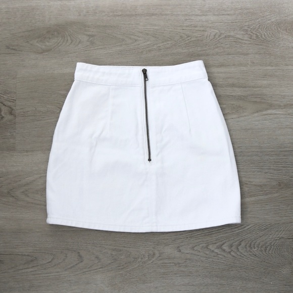Princess Polly White Lola Mini Skirt 🤍 - Picture 2 of 5
